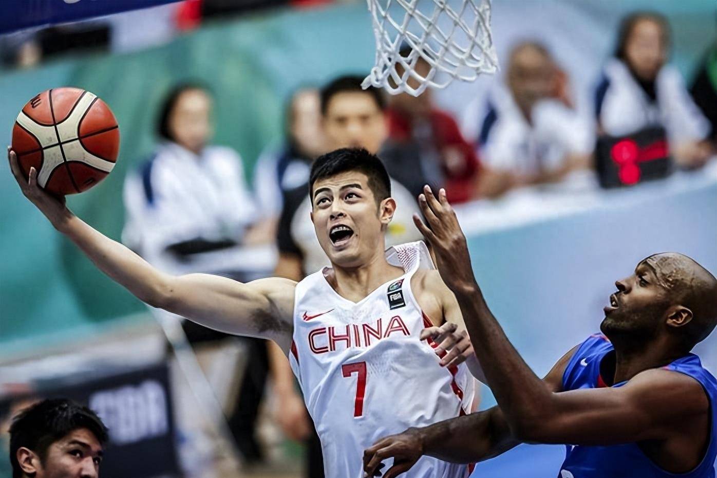 耐克签约cba球员方硕,继续进军中国篮球市场_合作_体育_个人