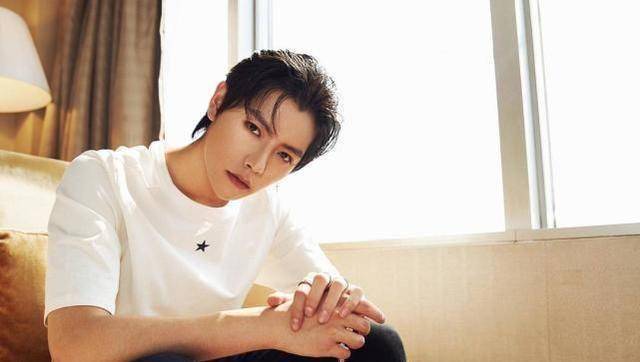 还没走红,就开始跟粉丝恋爱了?_黄旭熙_网友_因为