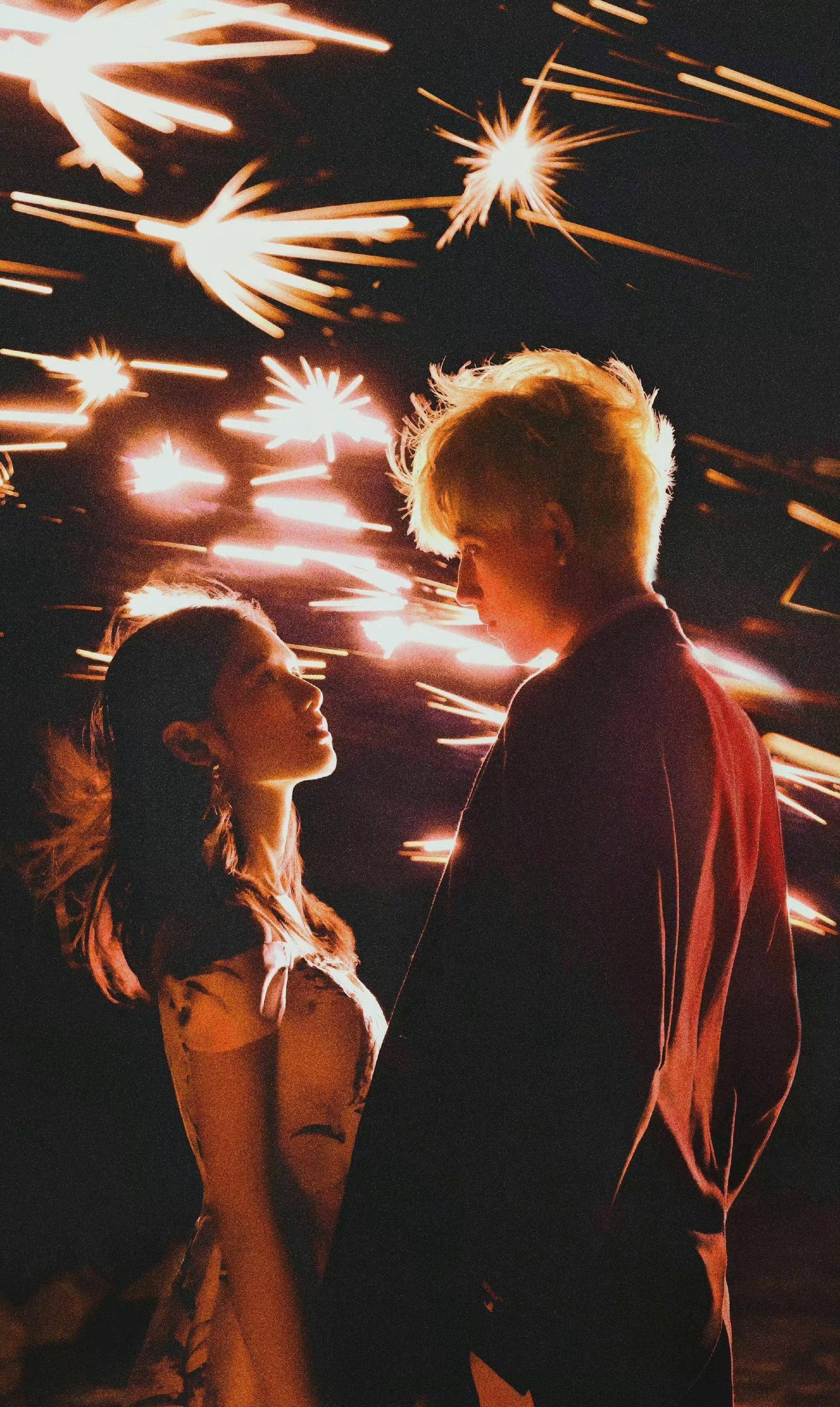 星二代陈飞宇晒健身照,八块腹肌好明显,迷人魅力藏不住_陈红_线条