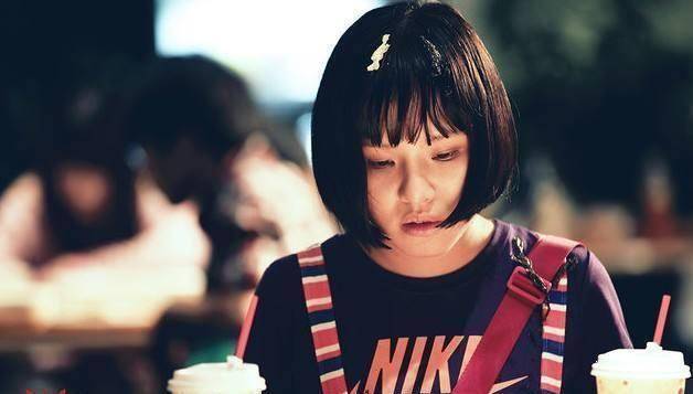 谢依霖首晒孕肚,肚子上红色妊娠纹明显,网友:这是幸福的负担!