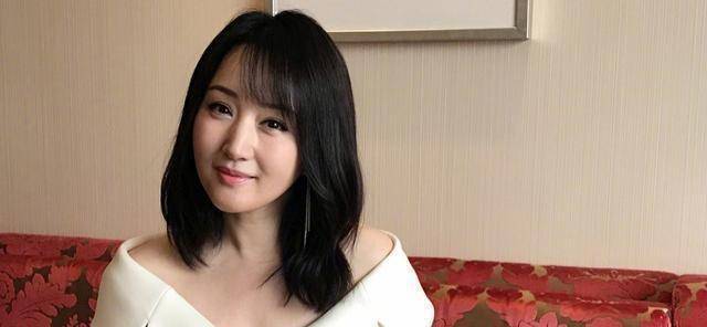 杨钰莹已经49岁,为何现在还嫁不出去,身上这点让男人"畏惧"!