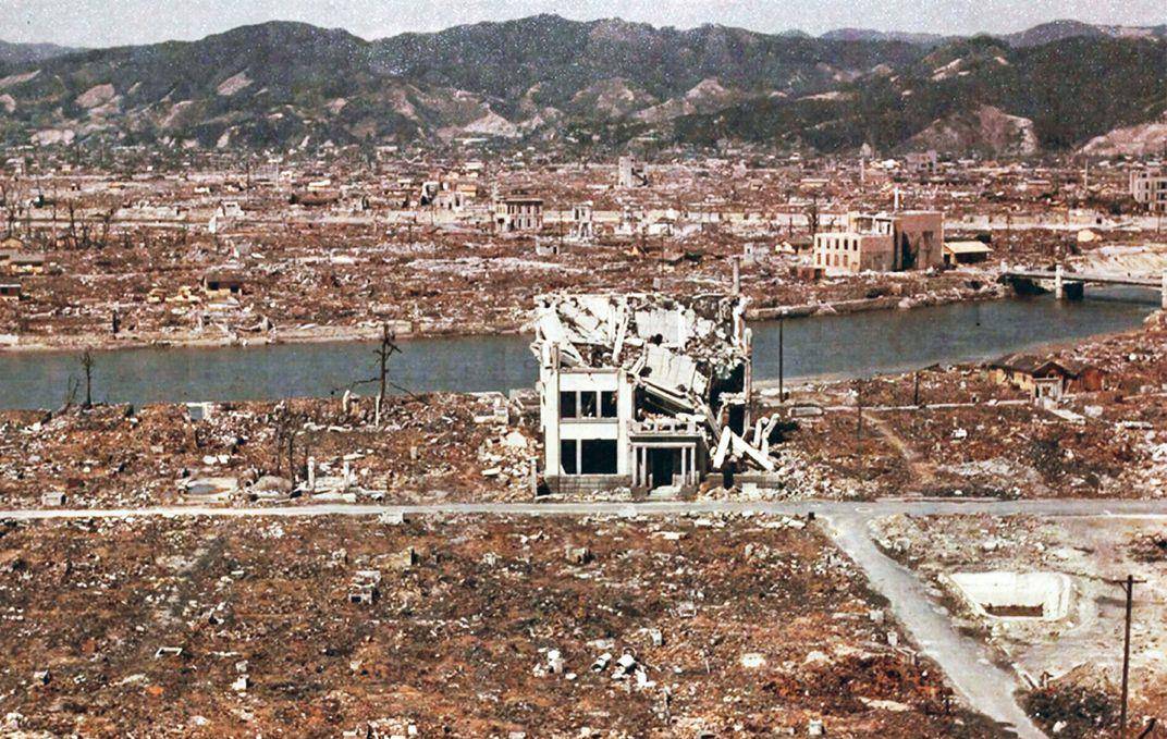 二战广岛原子弹,从投弹到爆炸仅用43秒,美军轰炸机怎么逃生?