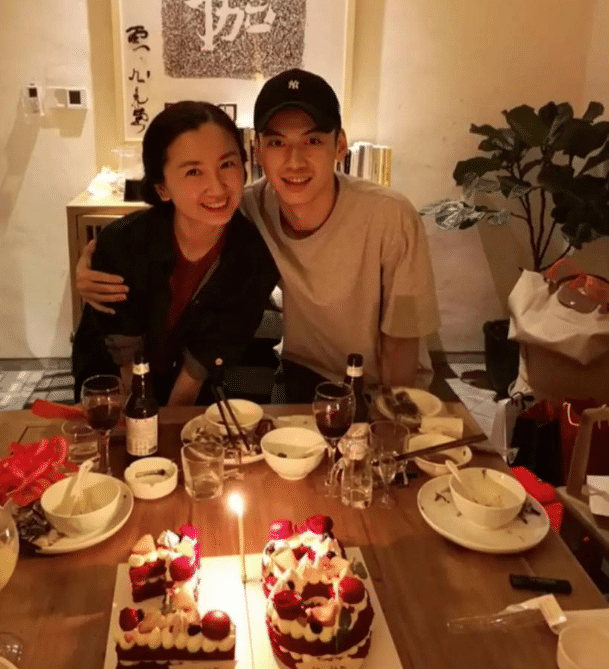 《披荆斩棘的哥哥》刘迦与女友相差13岁,交往10年还有个15岁女儿_舞蹈