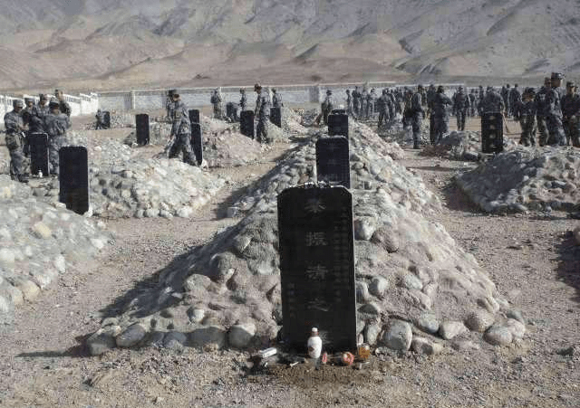 如今有好多人来新疆旅游都会慕名来到赛图拉哨所的遗址来感受这处遗址