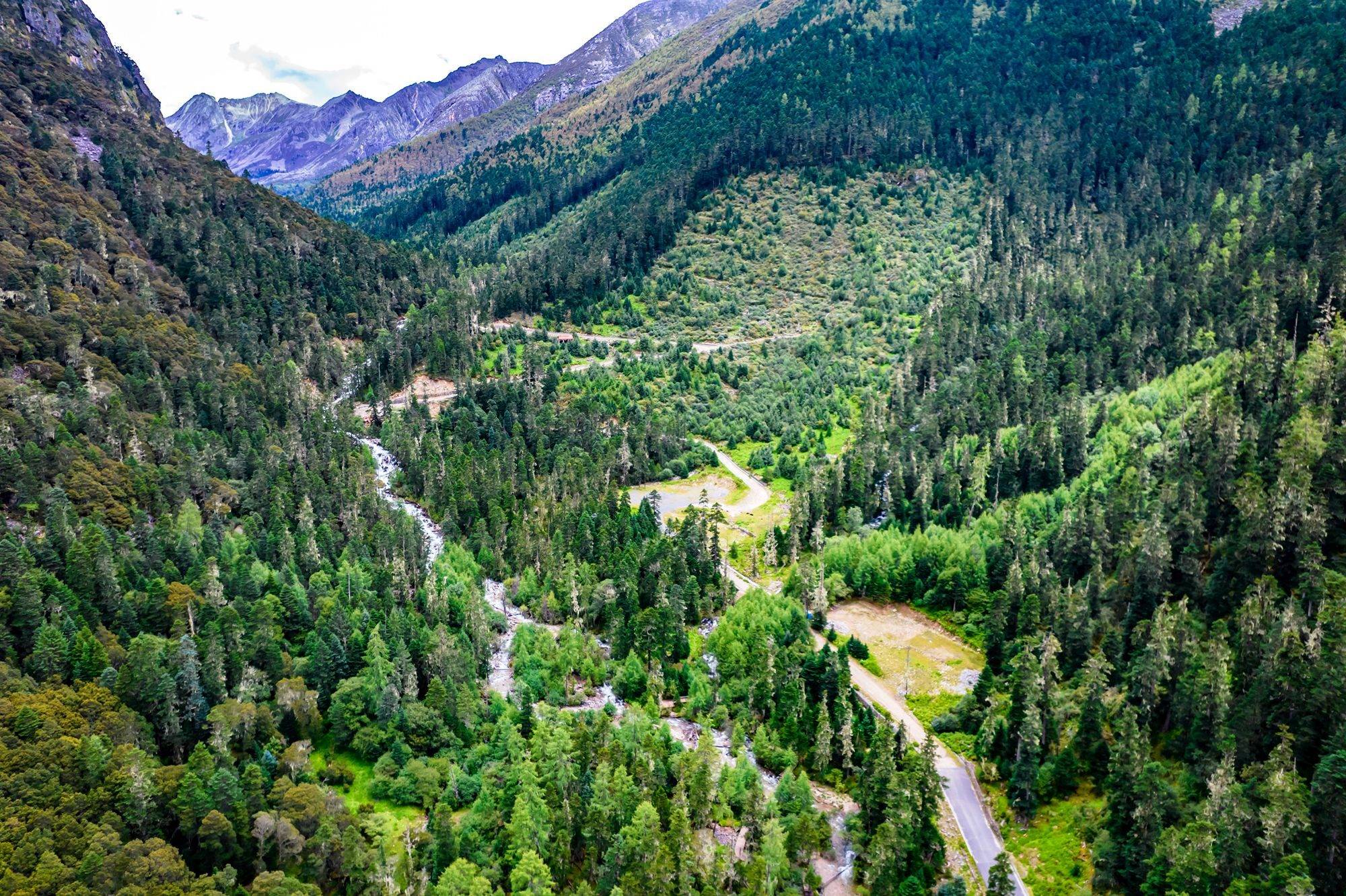 四川九龙猎塔湖,奇山秀水,仙气十足,是众多影视剧的取景拍摄地_湖景区