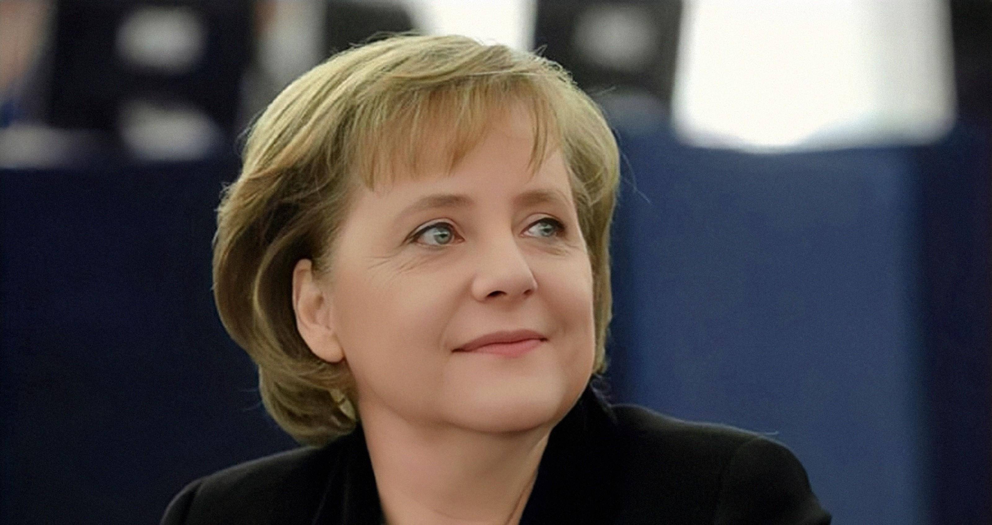 她就是德国历史上首位女总理,曾被科尔称为"小姑娘"的默克尔.