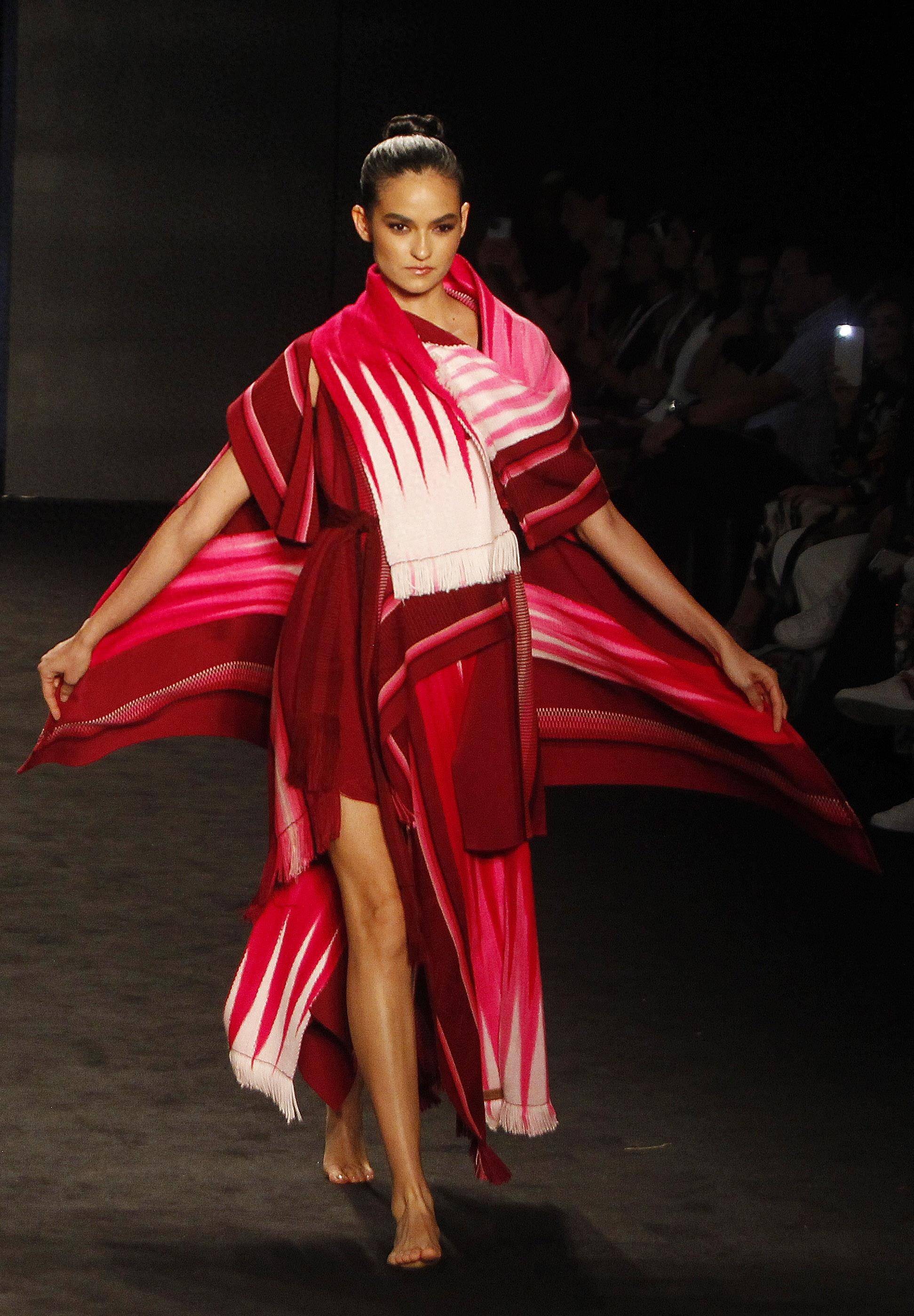 (二线国外代理)哥伦比亚时装秀快照(3)_麦德林_新华社_欧新