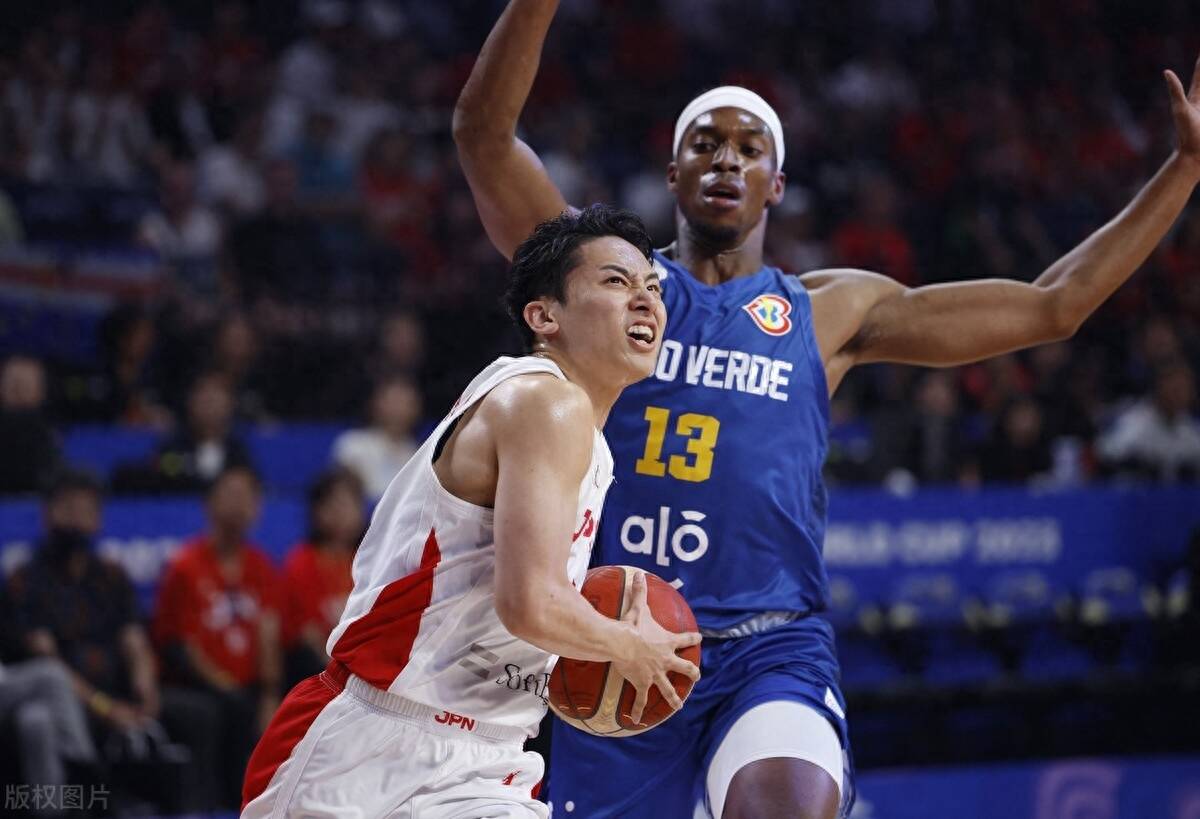日本男篮击败佛得角代表亚洲参加奥运会!篮球是什么时候超过我们的?