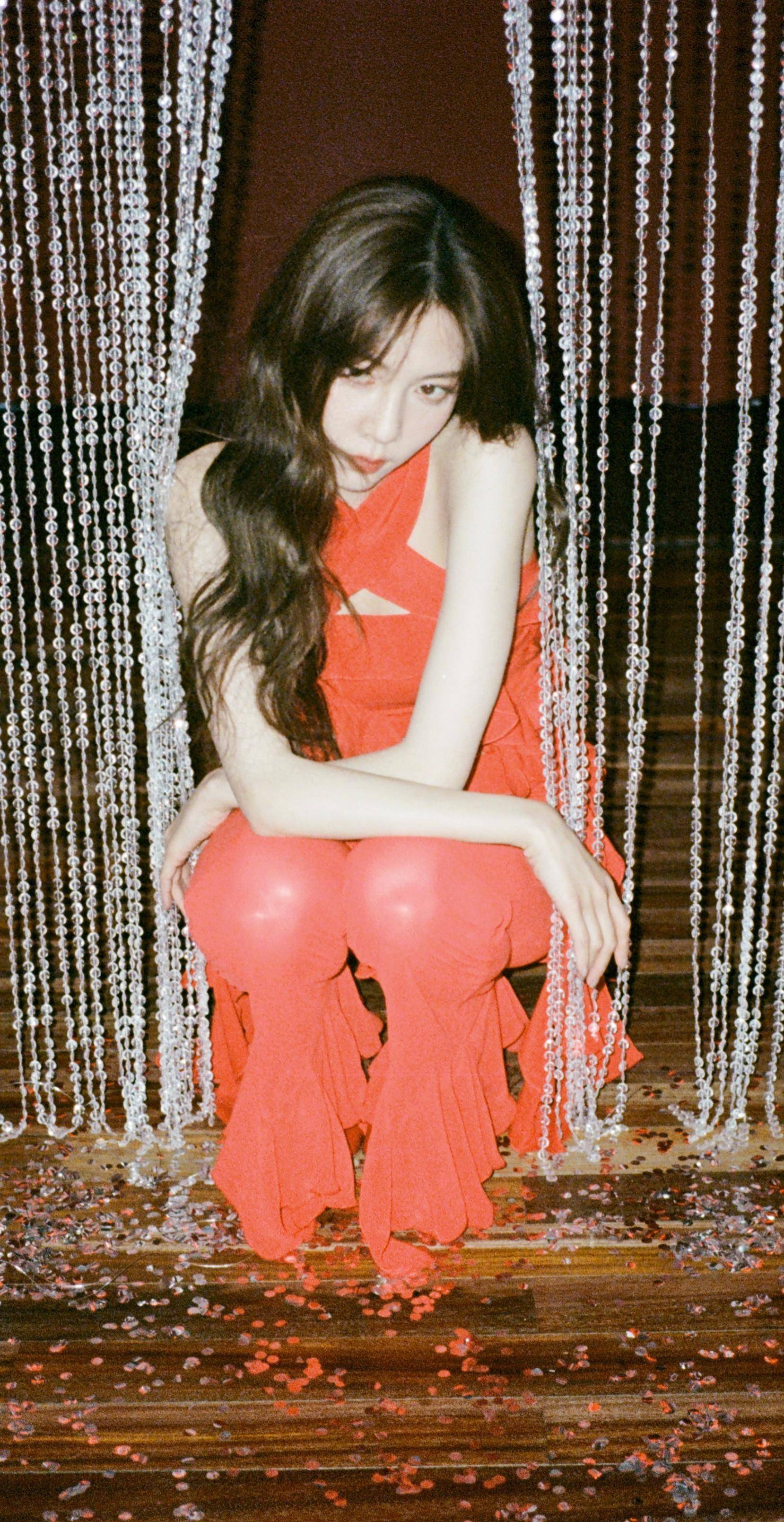 宋妍霏复古壁纸合集,大波浪红唇搭配蝴蝶结,充满复古浪漫感_时尚_灯光