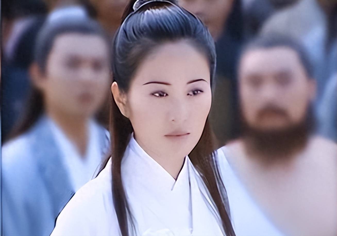 她塑造了很多经典角色,比如《封神榜》中的莲花,《云海玉弓缘》的厉胜