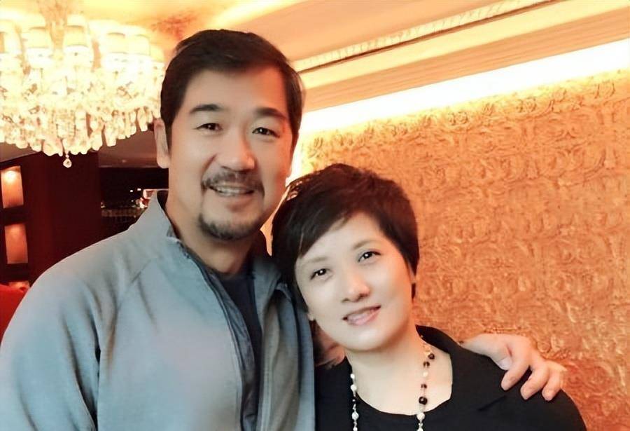 有情有义张国立:分手32年,还把前妻当亲人_邓婕_儿子_明星