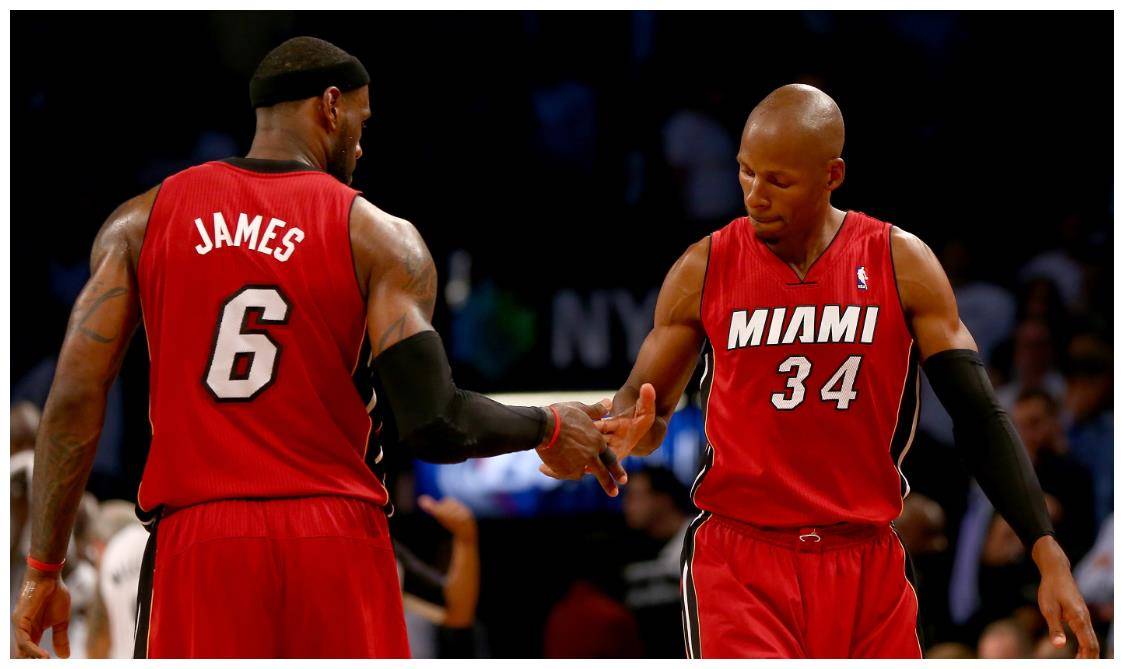 雷阿伦选择了历史最强首发五人组,称詹姆斯可以是第六人_艾伦_组合