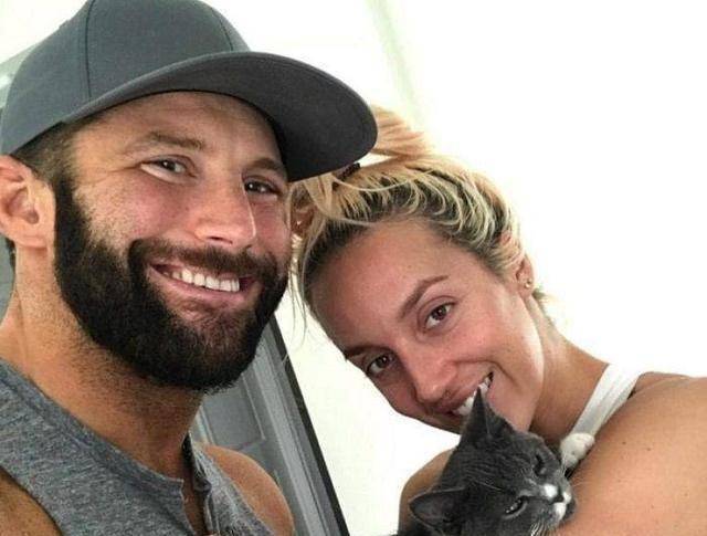 巨石强森,罗林斯领衔,今年结婚或订婚的wwe明星大盘点_亨伯托·卡里奥