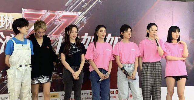 华为二公主姚安娜自2021年1月14日官宣出道进军娱乐圈以来,人们对她的