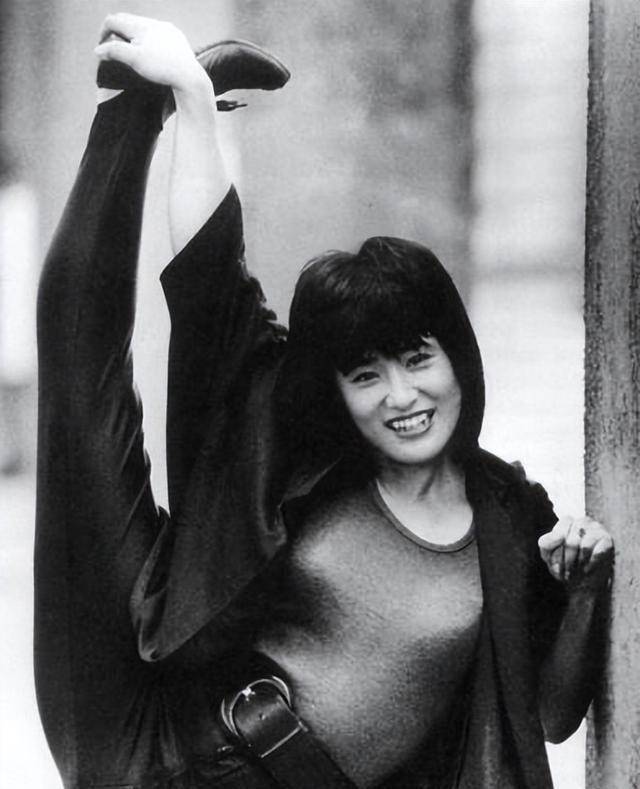 大岛由加利:成龙改变了我的人生,让我成为著名的武打女星_尤加利_嘉禾