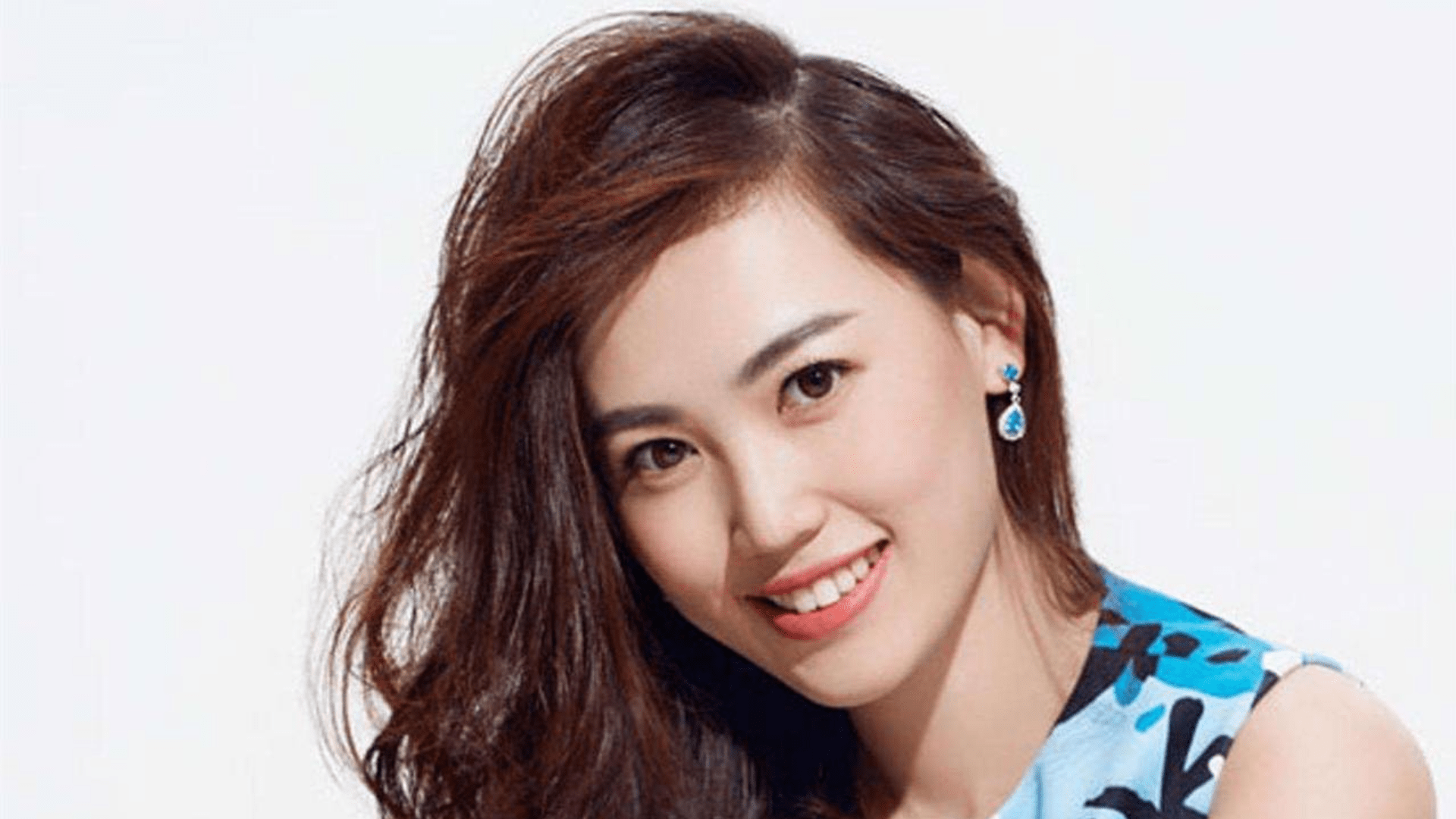 王宝强前妻马蓉晒照,与神秘男子甜蜜瞬间曝光,恩爱程度令人羡慕_生活