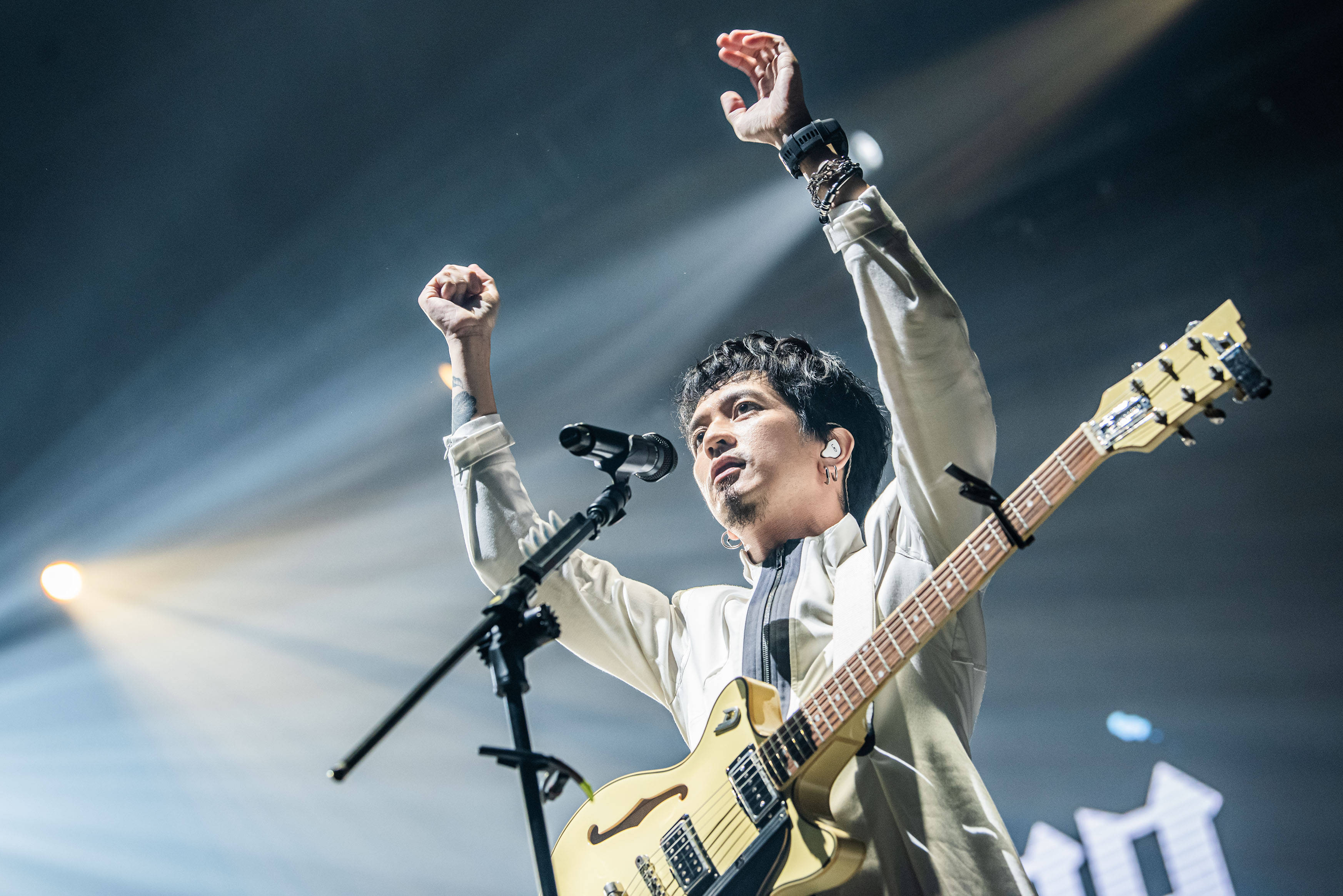 康士坦的变化球建构全新音乐宇宙_演出_演唱会_全场