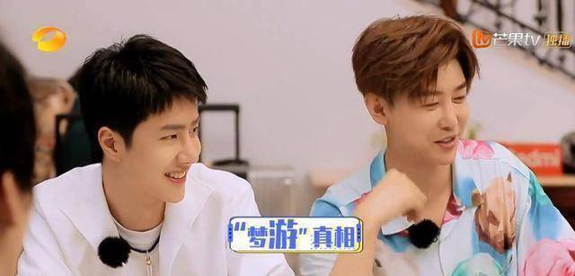王一博周艺轩回忆同宿生活,一博果然是轩哥背上长大的孩子_哥哥_孟佳