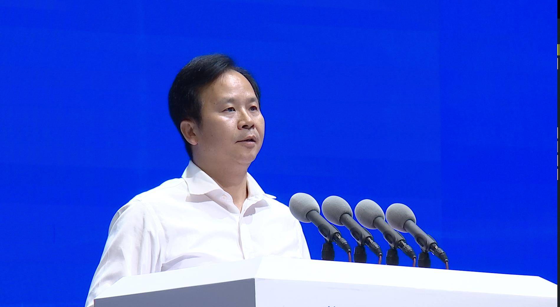 政府致辞,他指出,近年来,沧州市抢抓经济与协同发展,雄安新区规划建设