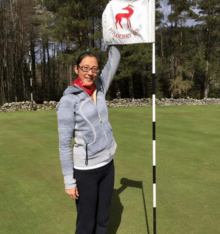 女排名将李月明:被誉为最美副攻,身高1.