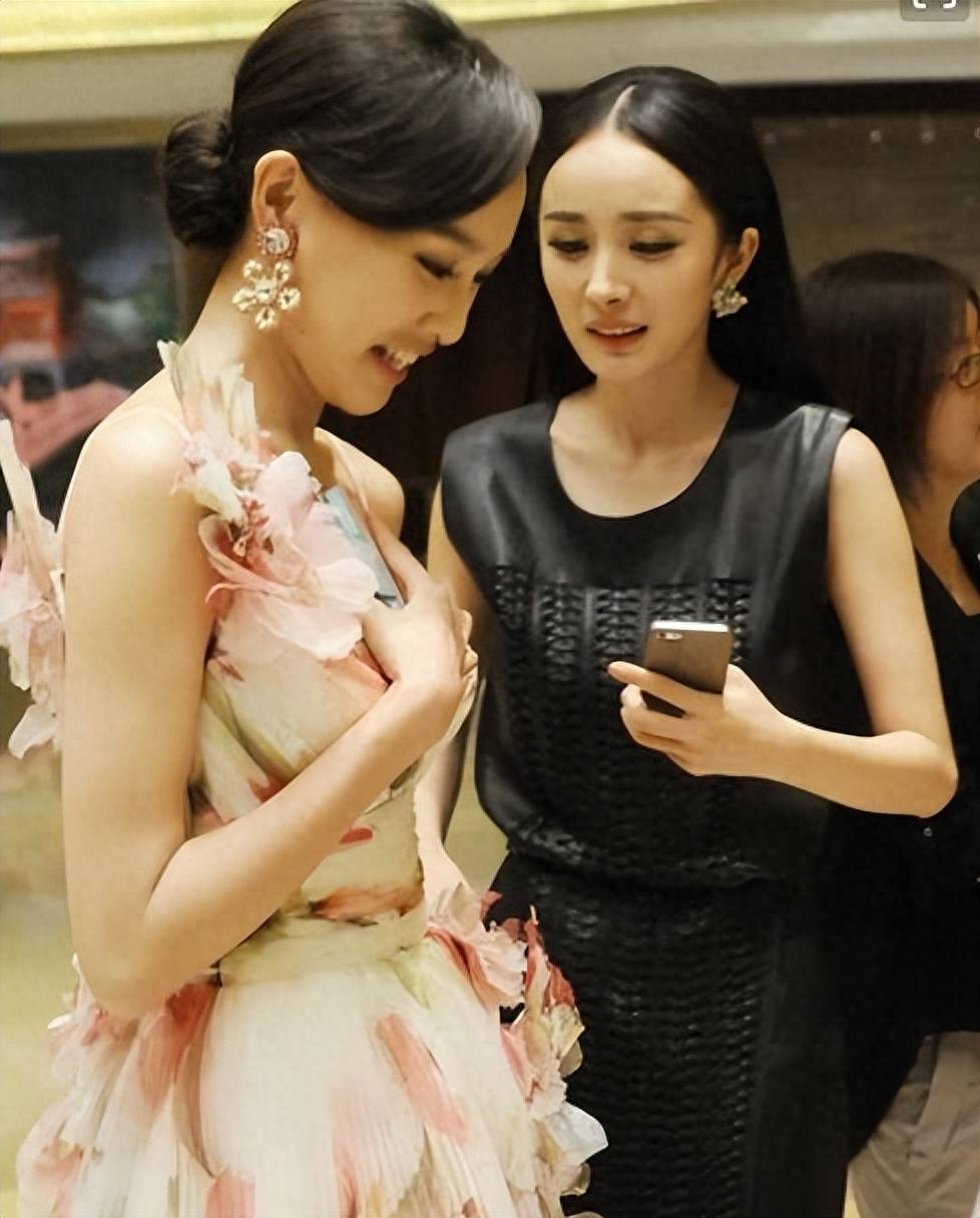 杨幂突然宣布恋情:"我已经躲了十八年了,我不会再装了"_周笔畅_明星