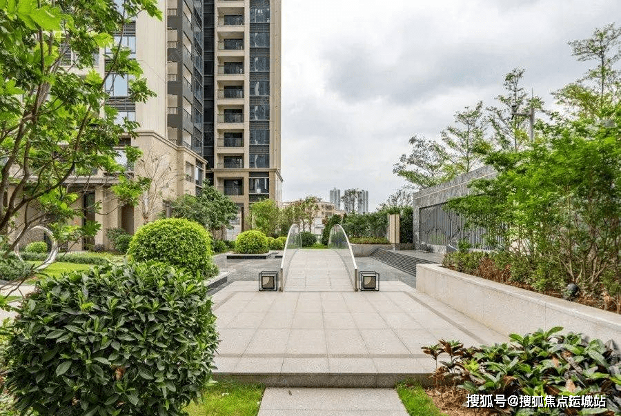 深圳龙华山水华庭售楼部电话|山水华庭(售楼处地址)丨24小时电话欢迎