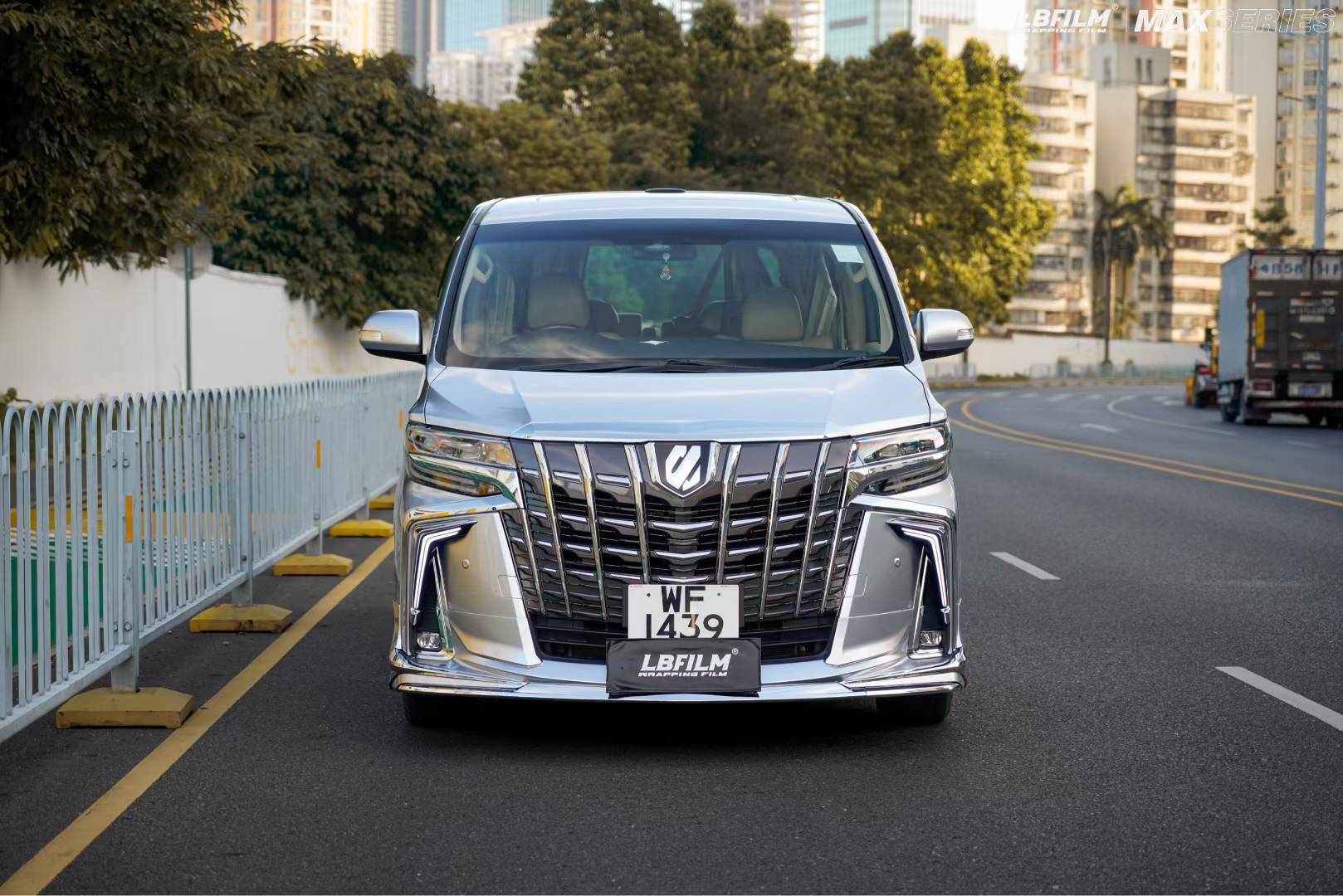 丰田阿尔法lb改色膜gt银,低调内敛