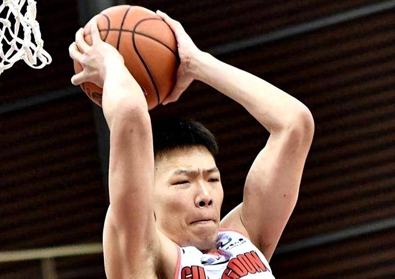 cba - 两个零零后"广西靓仔",谁先成为栋梁?_廖三宁_比赛_篮球