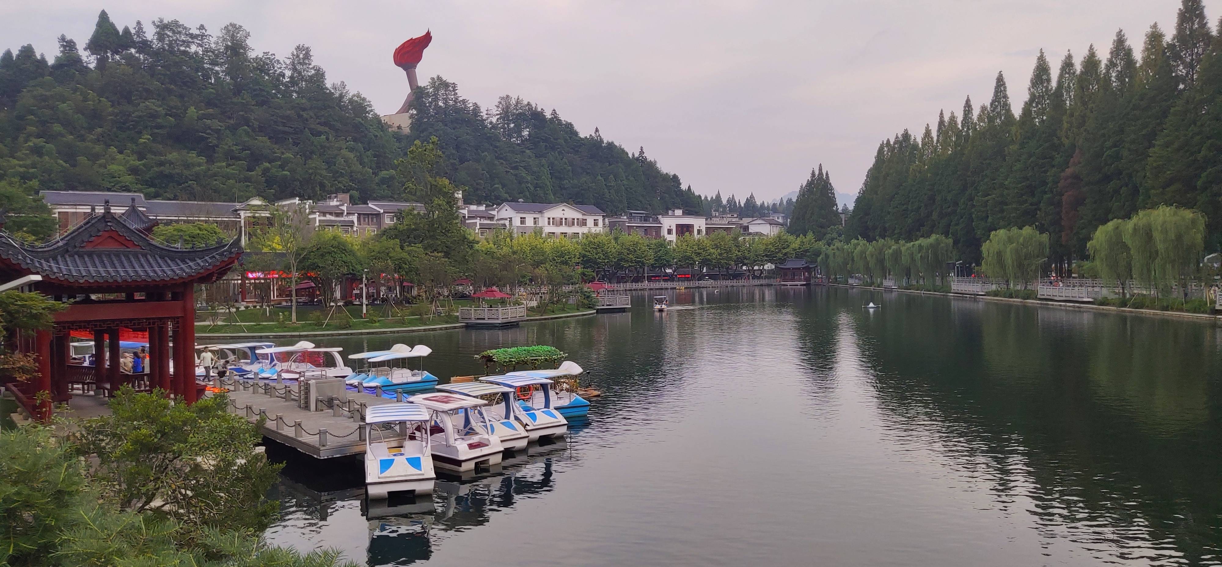 井冈山上有座湖:挹翠湖_游客_公园_随风