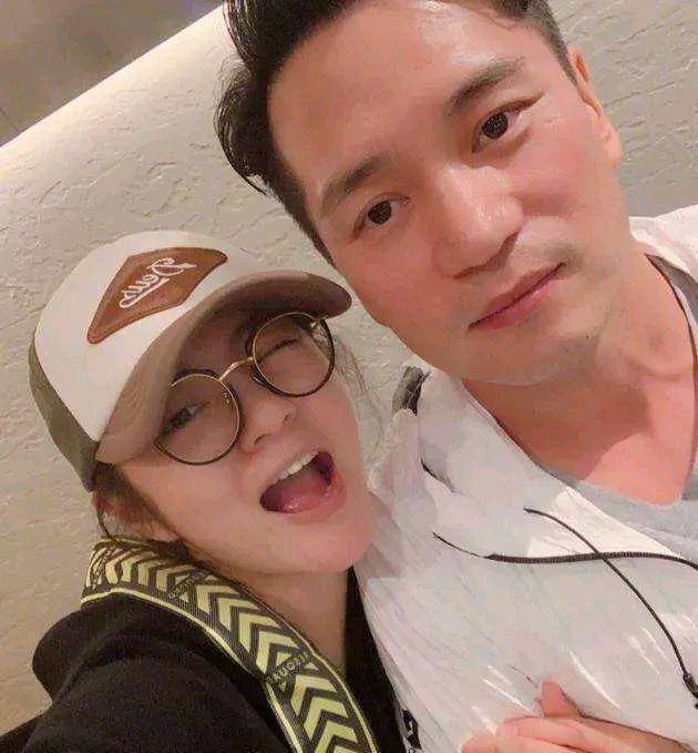 安以轩近况万万没想到,好朋友透露一个消息,网友都开始心疼她了_老公