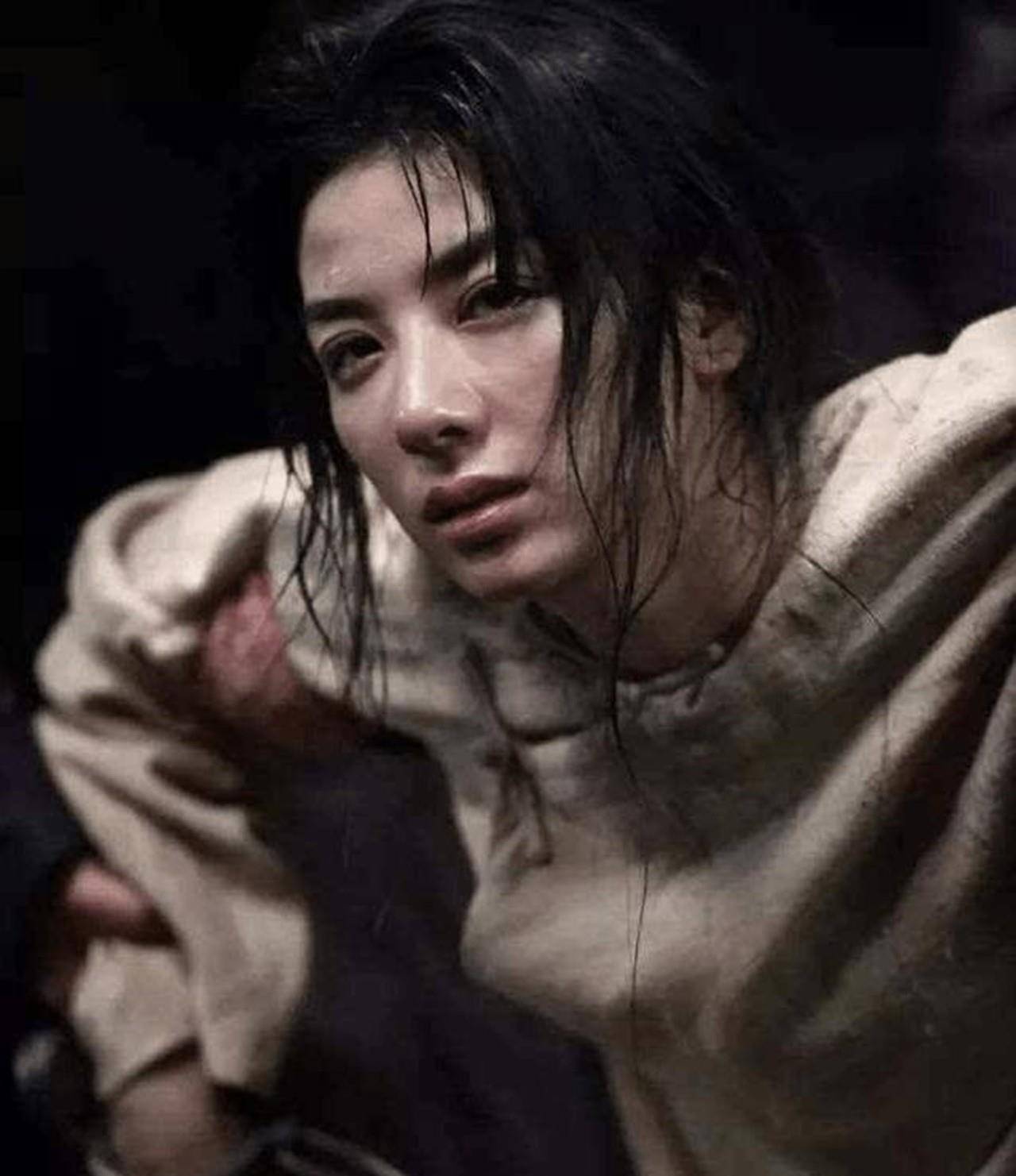 19岁女英雄被表哥出卖坚贞不屈,中敌人108梭镖同腹中胎儿共遇难_杨贵