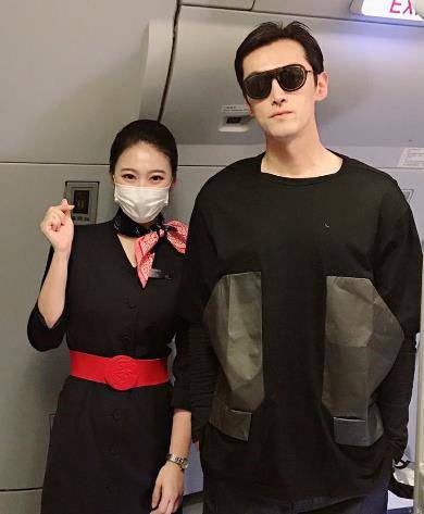 那次车祸也因为一些其他惨痛的消息让胡歌一度感到伤心难过,他的司机