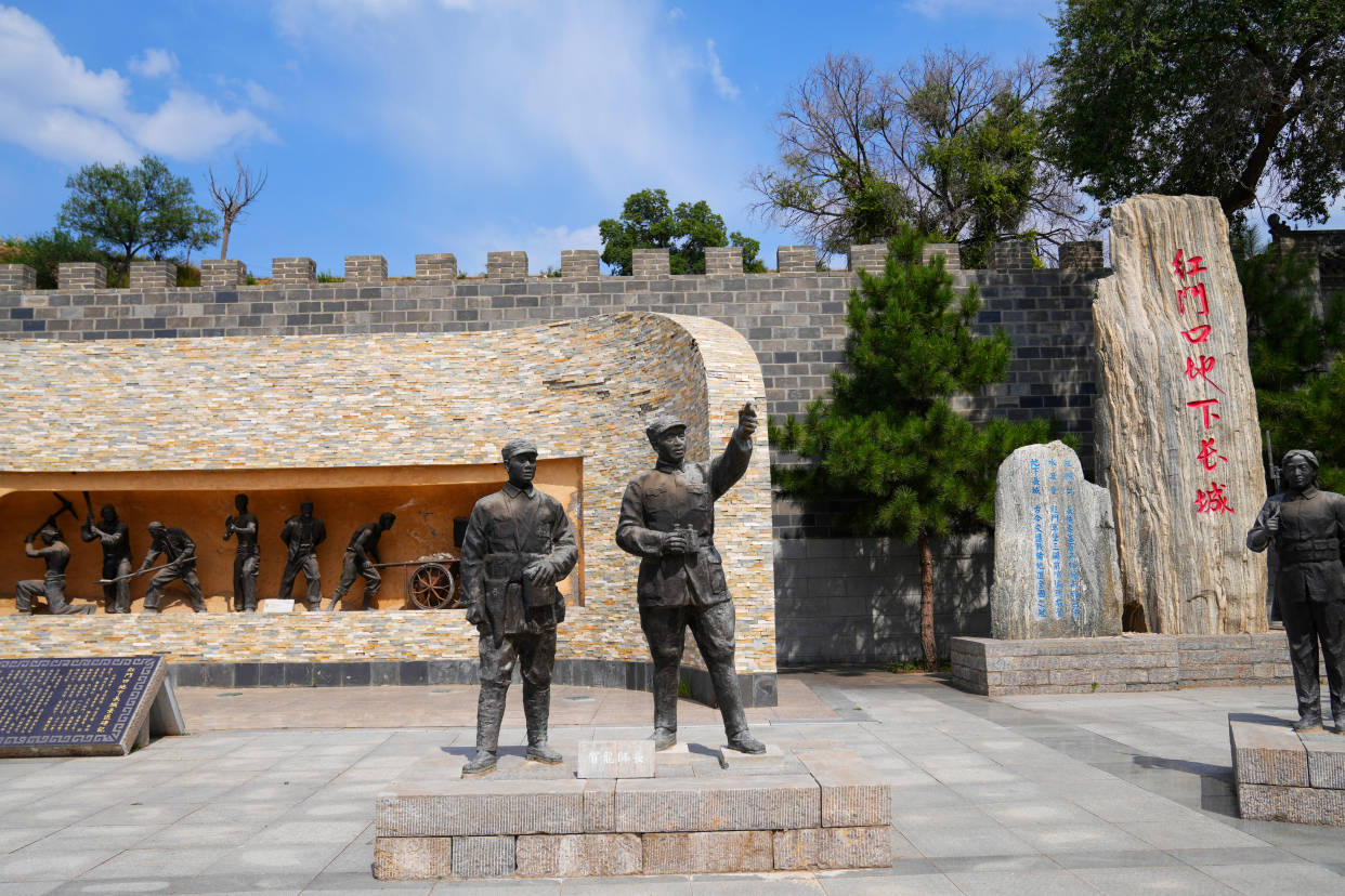 偏关旅游资源丰富,红门口地下长城,就是一个很特别的旅游景点,这里