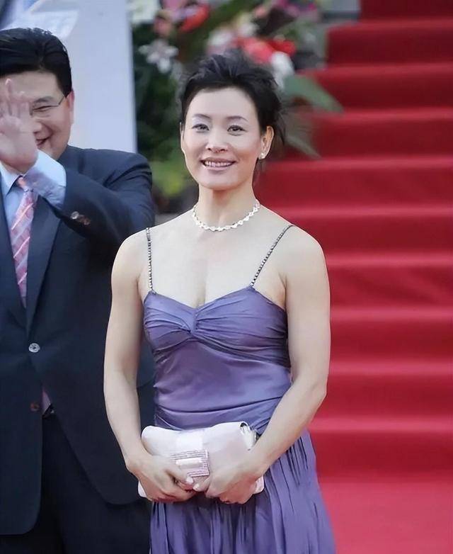 享受,晚年后回国养老,这3位明星的如意算盘打得太好_陈冲_田震_生活