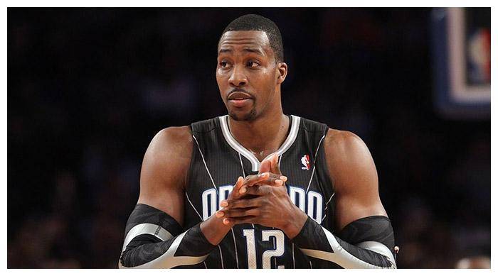 美媒提问:巅峰浓眉哥和巅峰霍华德,谁更强大?