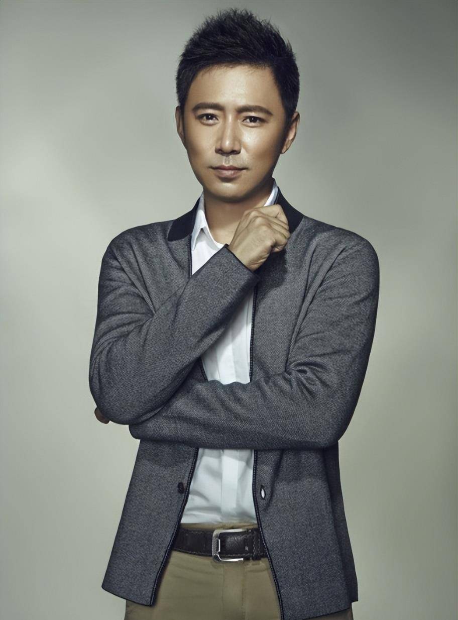 高鑫:结婚16年不做饭不洗碗,钱也交给妻子管,他才是真正的人间清醒