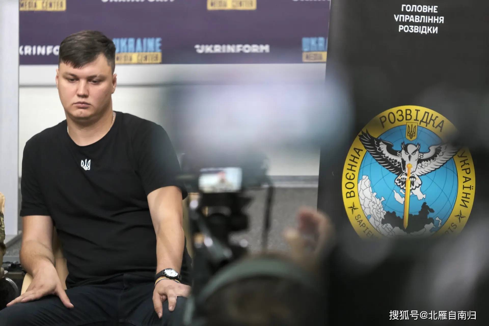 俄飞行员驾机叛逃,用一架米8两名战友,换取50万美元奖金_俄军