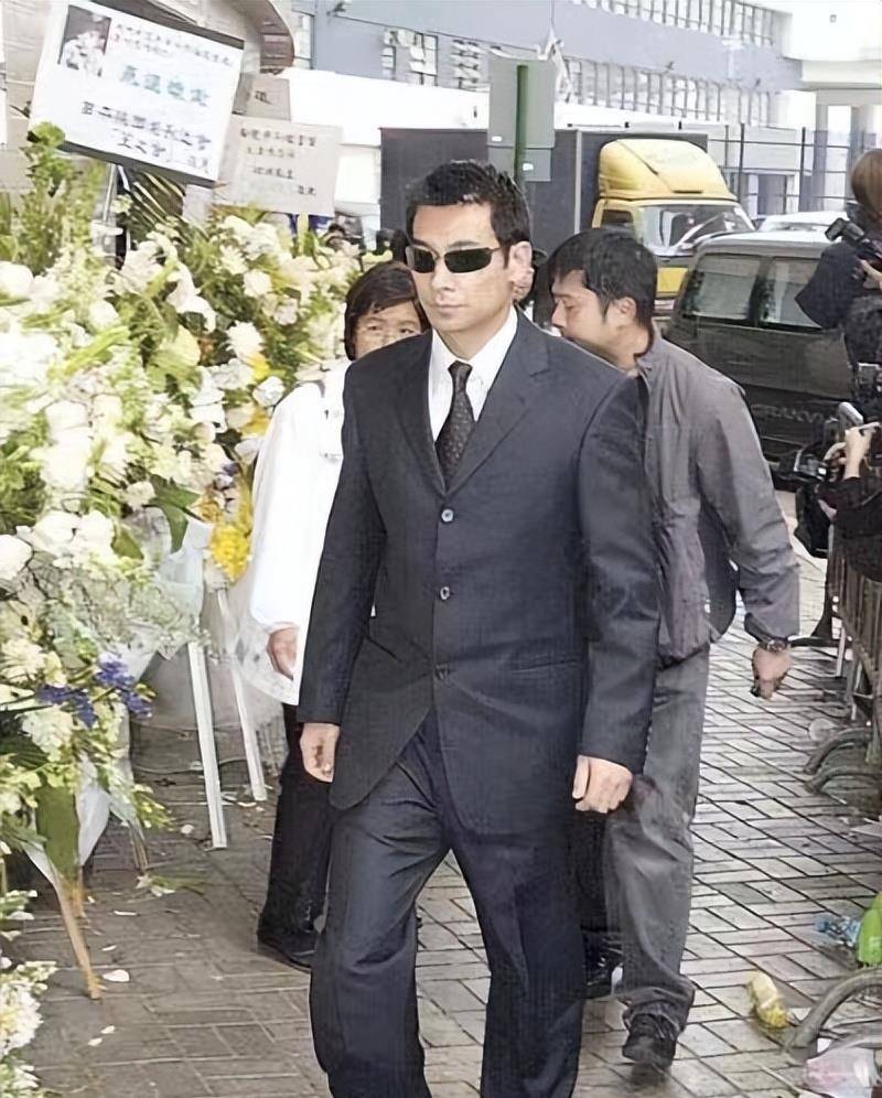 梅艳芳是他的挚爱,和吴绮莉传过绯闻,张丹露靠什么征服了赵文卓_感情