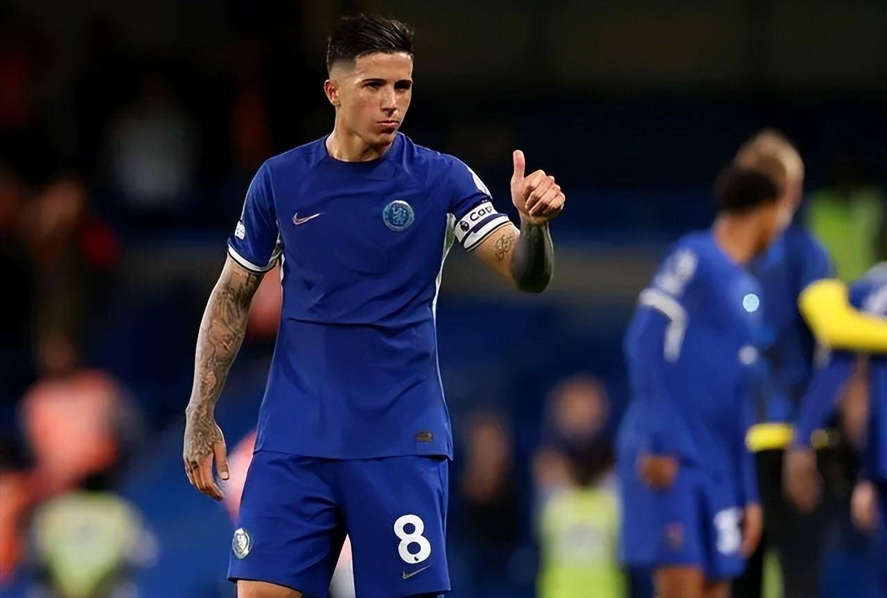 切尔西202324赛季英超球员评分-斯特林和费尔南德斯大放异彩_比赛