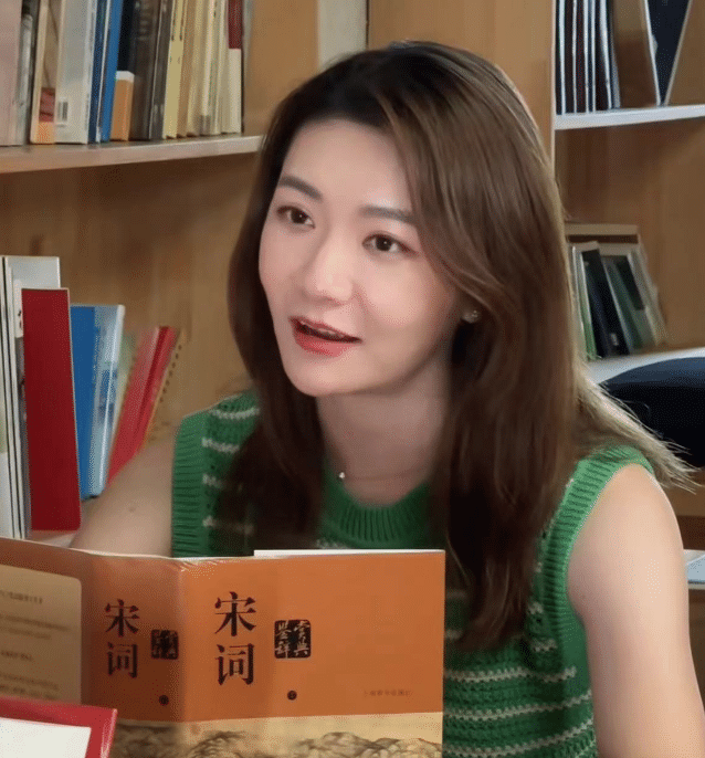 睡3w豪华床,妻子颜值赛明星,4娃长像爹_陈大愚_女儿_孩子