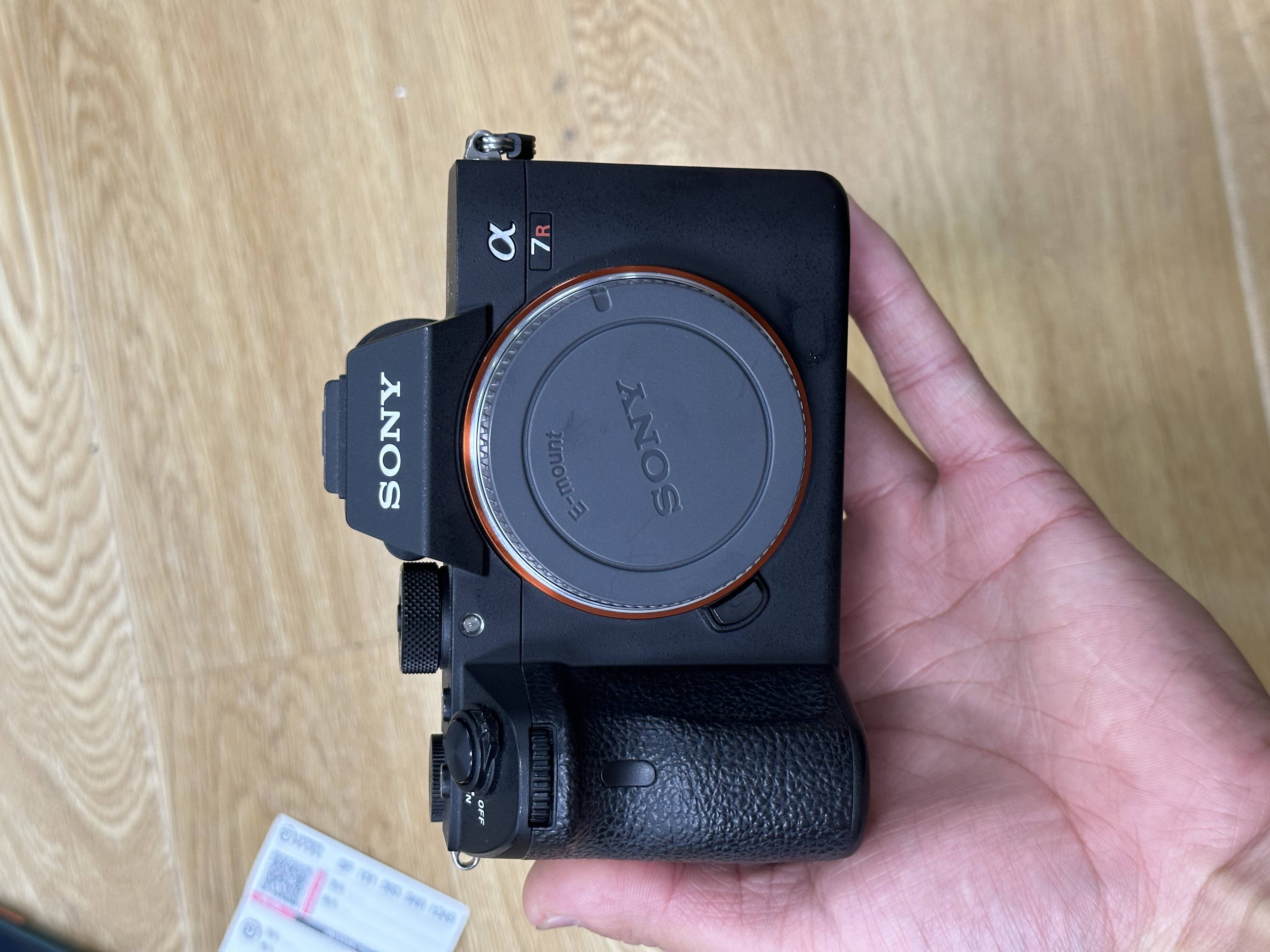 r3这块传感器,真是索尼永远滴神,不知道为啥不再出了,拍照明明很好啊.