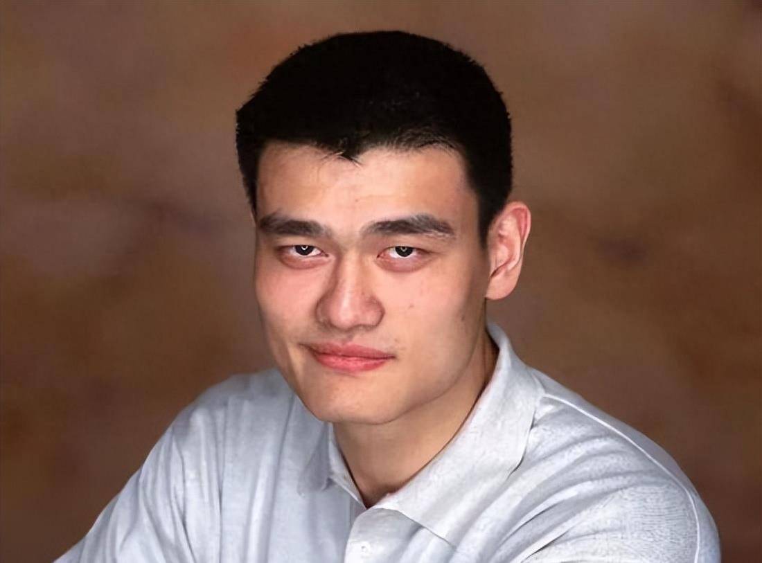 姚明:42岁妻子风韵犹存,13岁女儿身高近2米,成为人生最大赢家