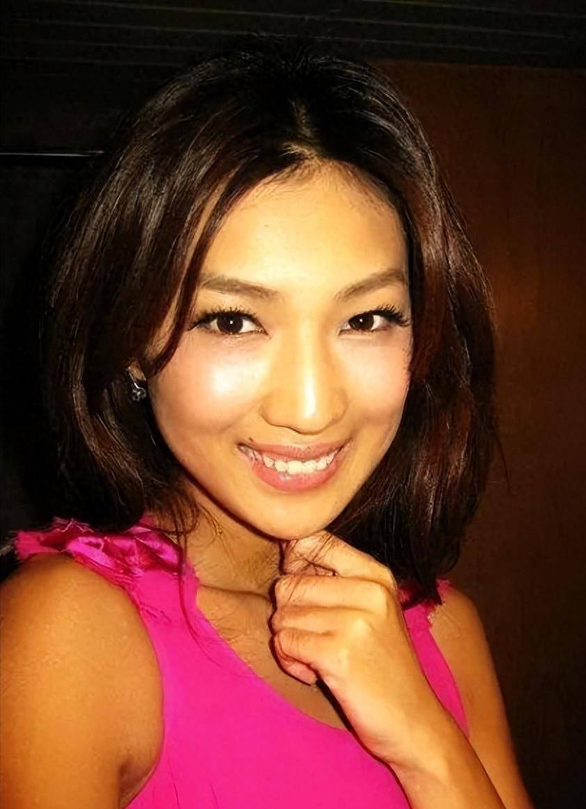 在孙悦篮球事业的低谷期,古晨的事业却蒸蒸日上.