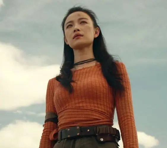 倪妮新剧开播:「沙漠玫瑰」造型绝美!