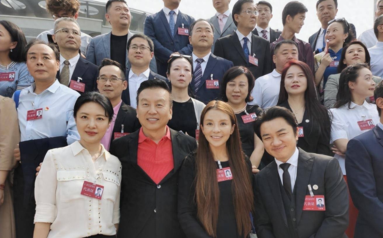 央视张蕾从非洲紧急回国,辞职后首次和张泽群朱迅开会