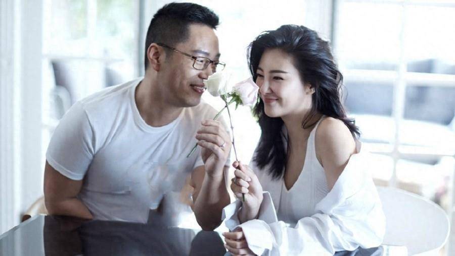 张雨绮姐弟恋再次曝光,网友:确实是有女主角剧本的人生_关系_袁巴元