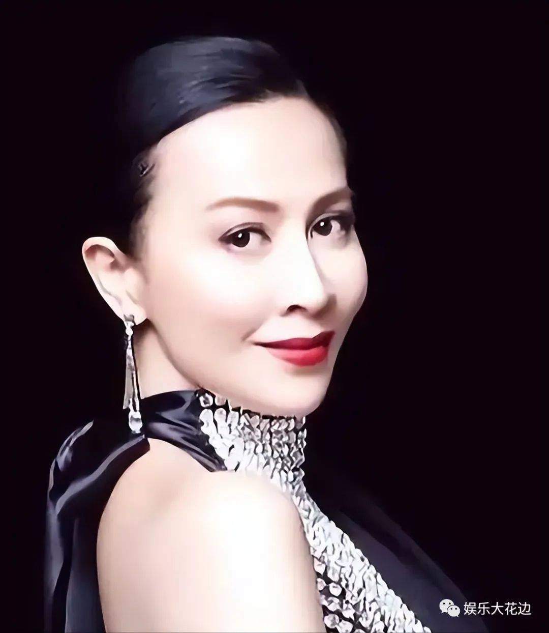 《无间道》,这表明他对刘嘉玲的情谊有多深