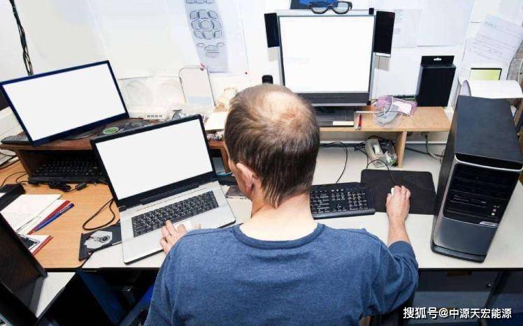 程序员35岁大概率失业，为什么张雪峰还建议学计算机？