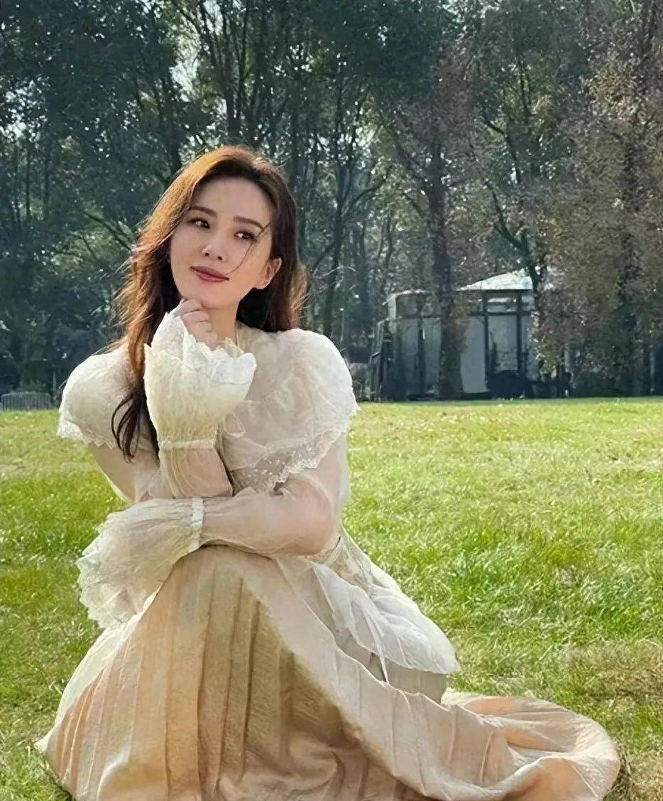 刘诗诗和颖儿同框,没对比就没伤害,网友:有气质和长得好两回事_时尚