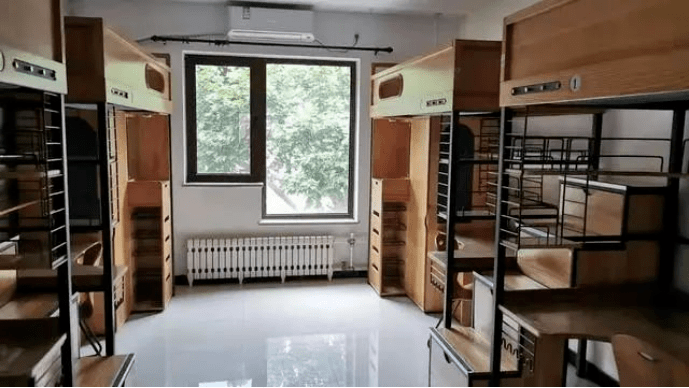 北京大学的宿舍分为5个住宿区:燕园,畅春园,中关新园,圆明园和万柳